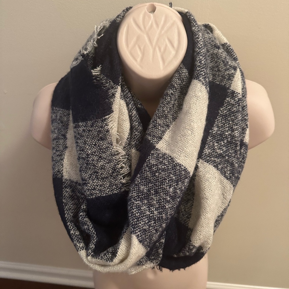 Girly Brand Joyce Navy Blue Checkered Women’s Infinity Scarf NWT